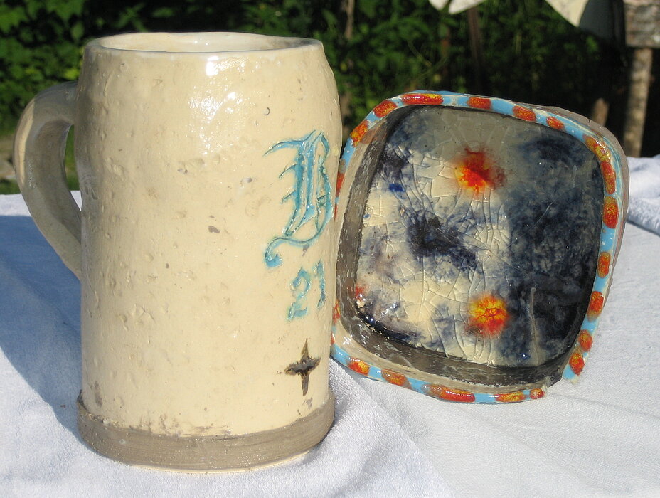 halbe-Krug und Aschenbecher (Keramik)