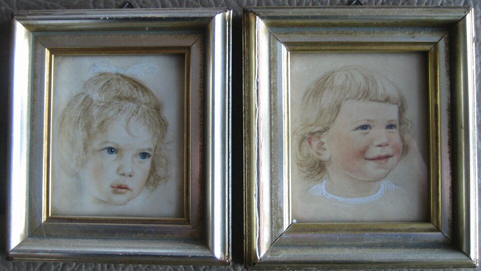 meine Schwester und ich
Zeichnung auf Pergament