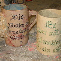 Er geht lieber mit gemeinen Leutten, mit mahlers und musicanten umb, als mitt etwaß rechts

(alter Spruch in der Schreibweise)